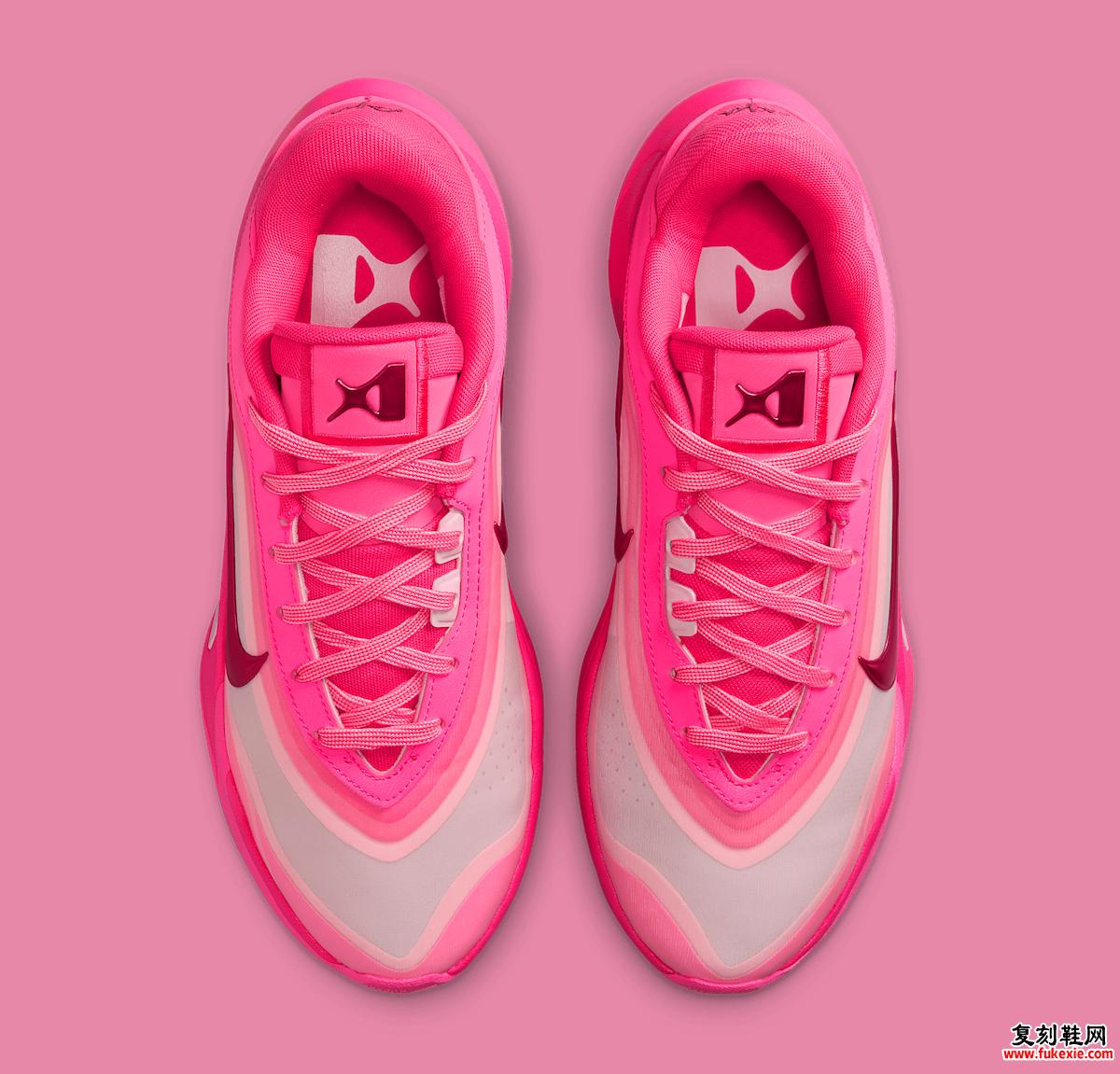 Nike A'One Pink Aura 自上而下视图，突出定制鞋舌标志和系带系统