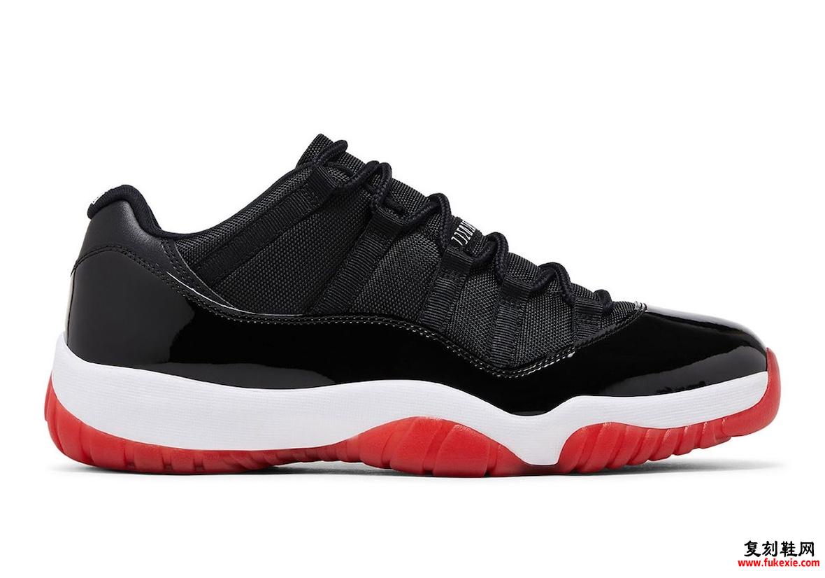 Air Jordan 11 Low 'Bred' 2025 版的侧面轮廓，展示了标志性的黑色漆皮和红色装饰，搭配白色中底和黑色外底。