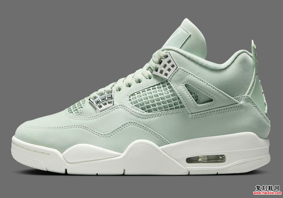 Air Jordan 4 “Seafoam” 的侧面轮廓展示了其淡绿色的绒面革鞋面、网眼拼接、金属蕾丝孔眼和对比鲜明的白色中底，后跟有外露的 Air 气垫。