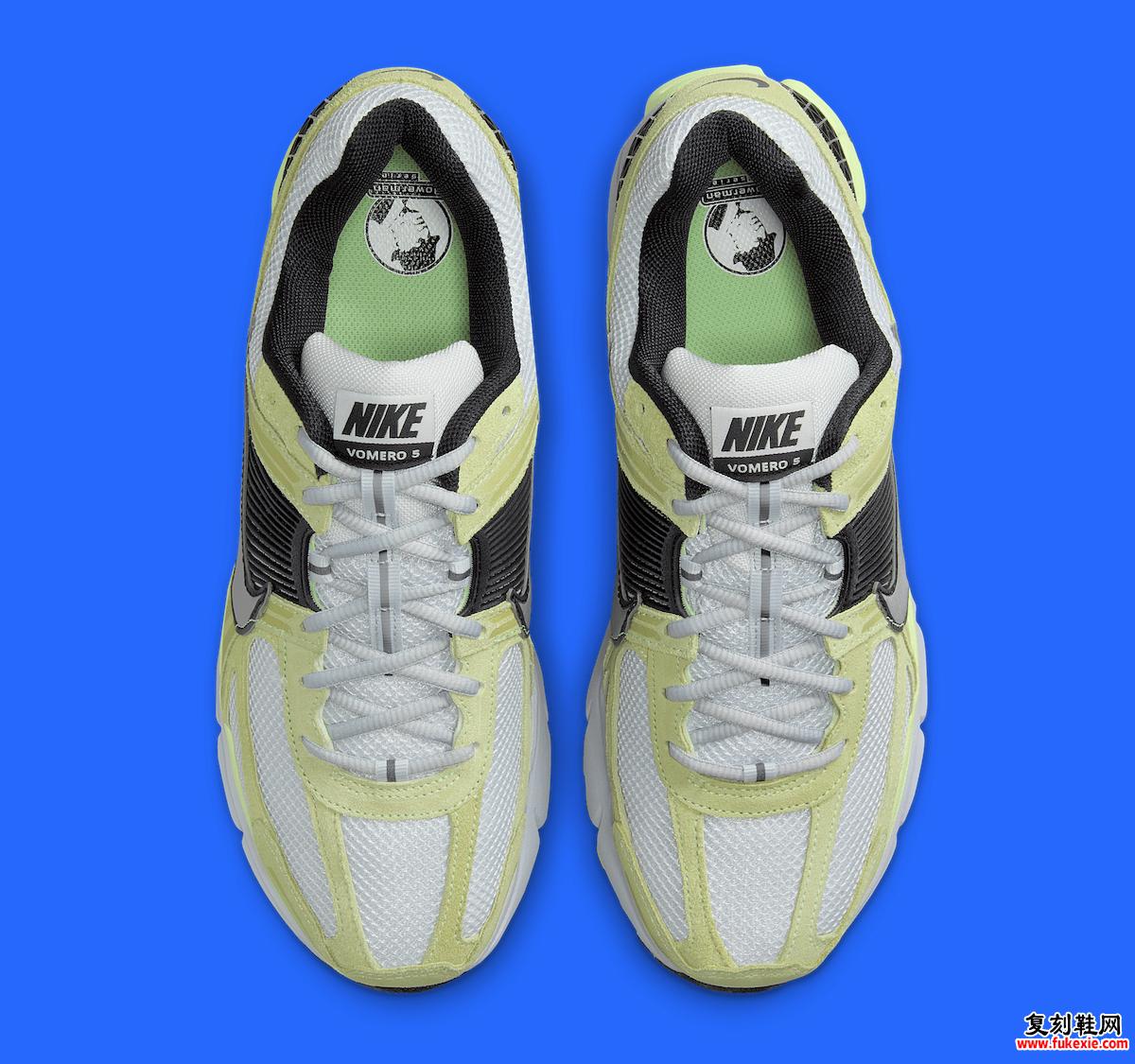 Nike Zoom Vomero 5 Barely Volt 的俯视图，展现细致的网面和鞋带设计。