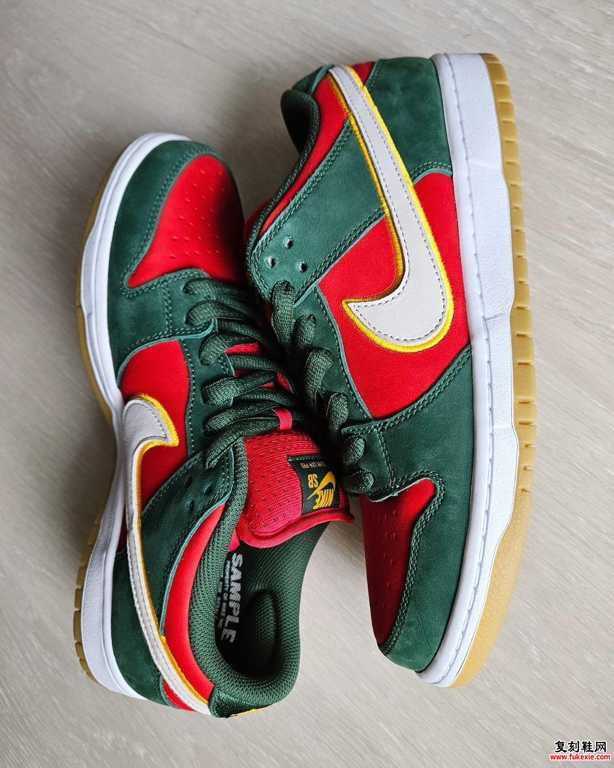 NIKE SB DUNK LOW PRM“SEATTLE SUPERSONICS” 2024年发布 货号：FZ1287-300