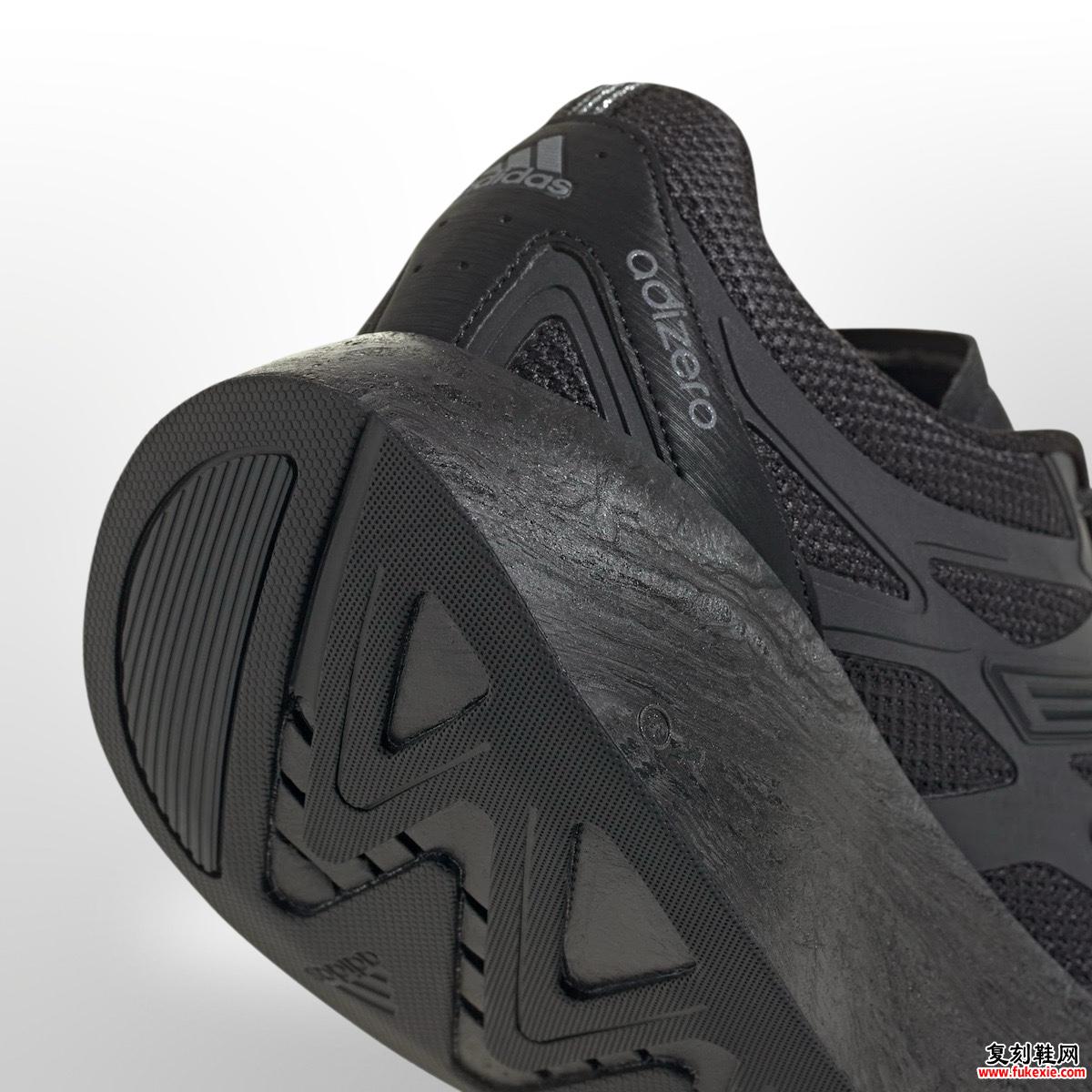 adidas Adizero Aruku “Triple Black” 将于 2024 年 12 月发布 货号：IH0972