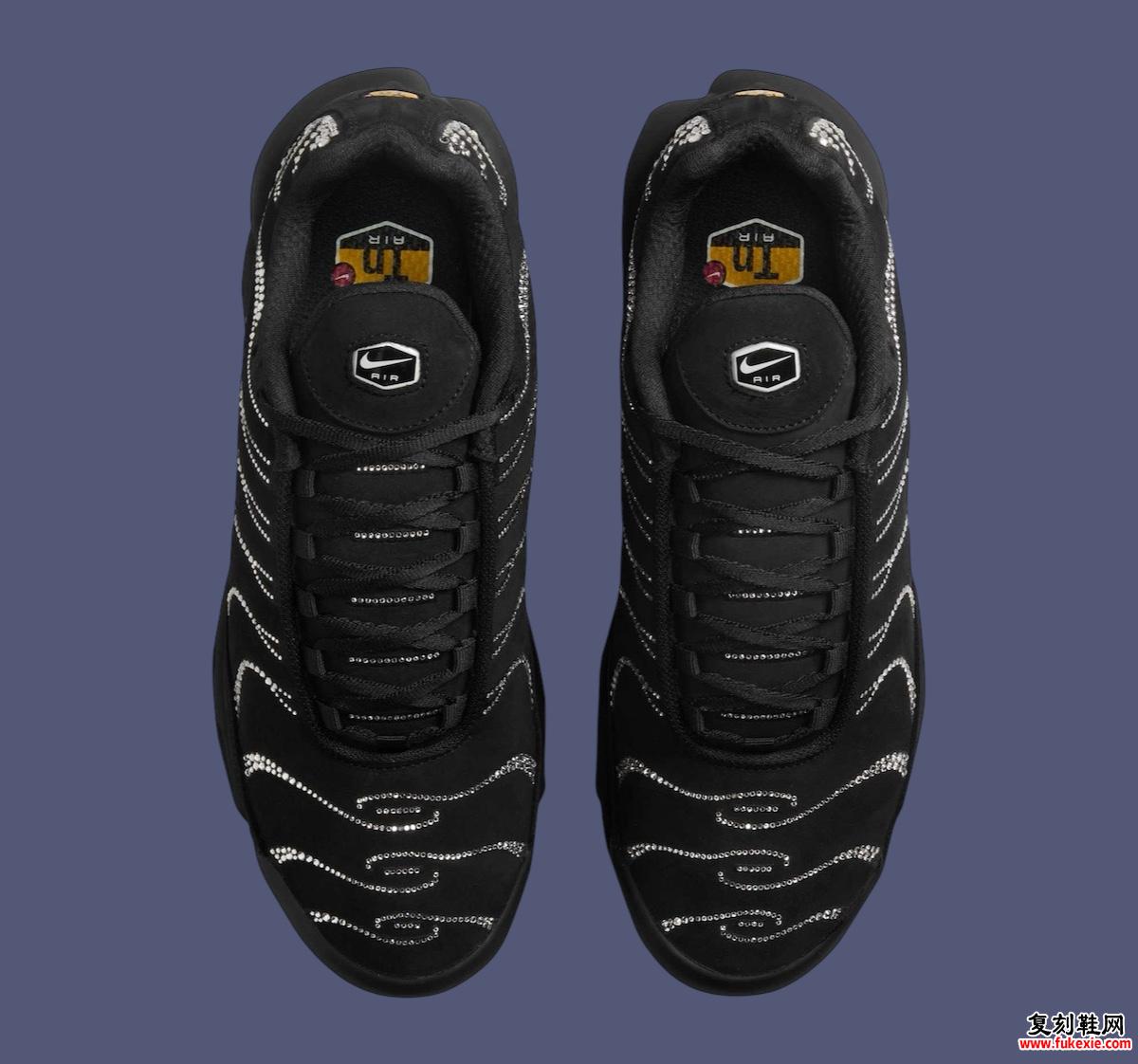 施华洛世奇 X NIKE AIR MAX PLUS “MOONLIGHT” 将于 2024 年 12 月发布